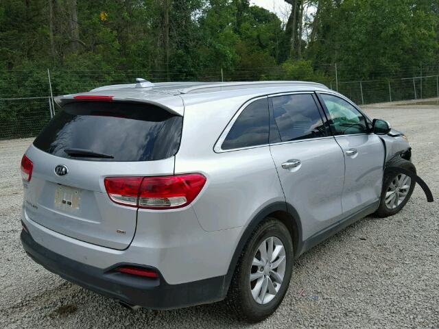 5XYPGDA3XHG269946 - 2017 KIA SORENTO LX SILVER photo 4