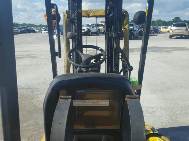 AT81C02396 - 2000 CATERPILLAR FORKLIFT YELLOW photo 5