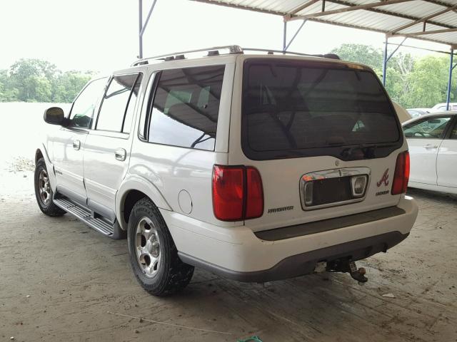 5LMPU28LXWLJ54714 - 1998 LINCOLN NAVIGATOR WHITE photo 3