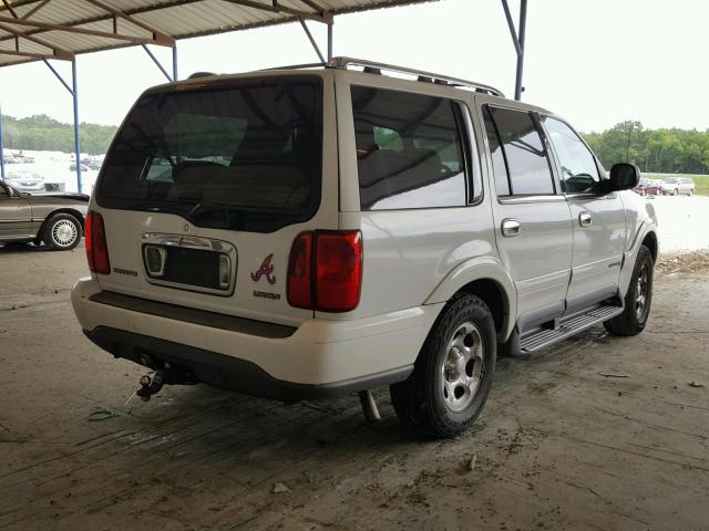 5LMPU28LXWLJ54714 - 1998 LINCOLN NAVIGATOR WHITE photo 4