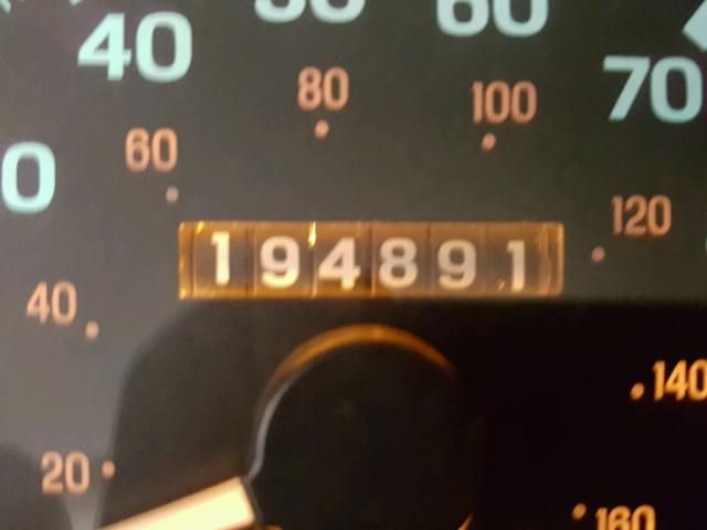 5LMPU28LXWLJ54714 - 1998 LINCOLN NAVIGATOR WHITE photo 8