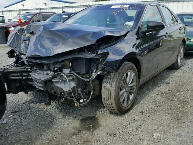 4T1BF1FK6HU363134 - 2017 TOYOTA CAMRY LE 黑色 照片 2
