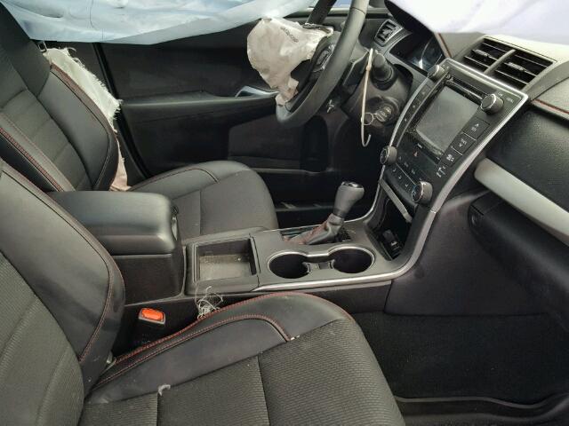 4T1BF1FK6HU363134 - 2017 TOYOTA CAMRY LE 黑色 照片 5