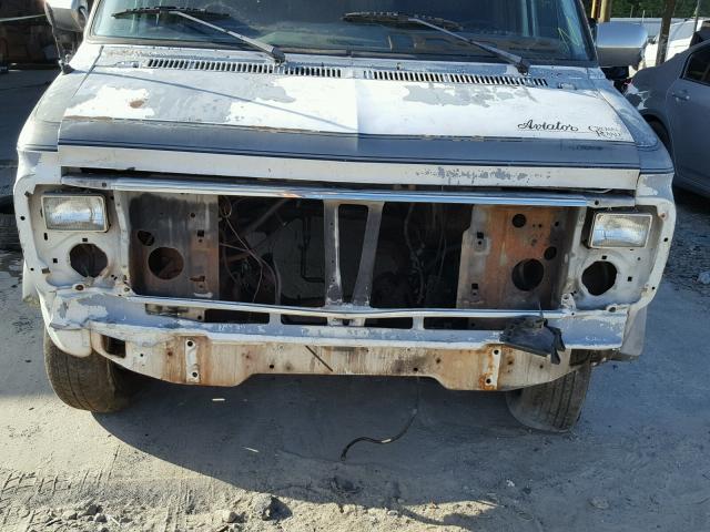 1GDEG25KXK7518243 - 1989 GMC RALLY WAGO WHITE photo 9