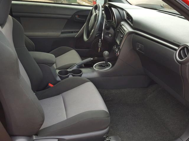 JTKJF5C7XFJ000754 - 2015 TOYOTA SCION TC 红色 照片 5