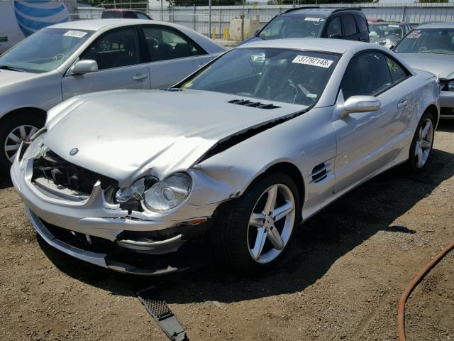 WDBSK75F96F117914 - 2006 MERCEDES-BENZ SL 500 SILVER photo 2