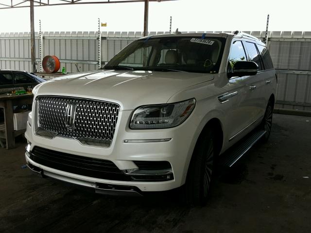 5LMJJ2LT2JEL02504 - 2018 LINCOLN NAVIGATOR WHITE photo 2