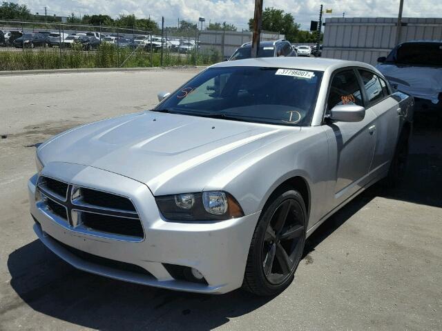 2C3CDXBG3CH111814 - 2012 DODGE CHARGER SILVER photo 2