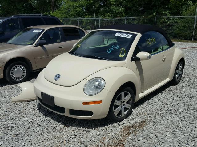3VWRG31Y56M325335 - 2006 VOLKSWAGEN NEW BEETLE კრემისფერი ფოტო 2