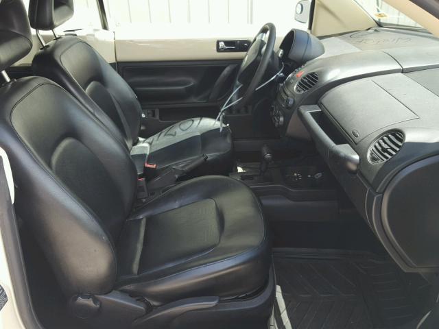 3VWRG31Y56M325335 - 2006 VOLKSWAGEN NEW BEETLE კრემისფერი ფოტო 5