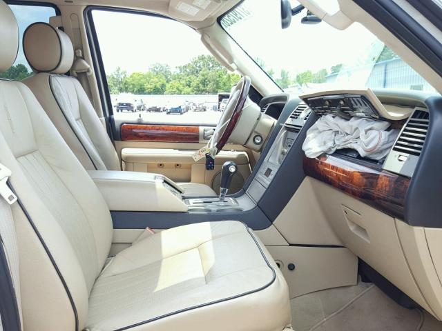 5LMFU27505LJ15580 - 2005 LINCOLN NAVIGATOR ბეჟი ფოტო 5