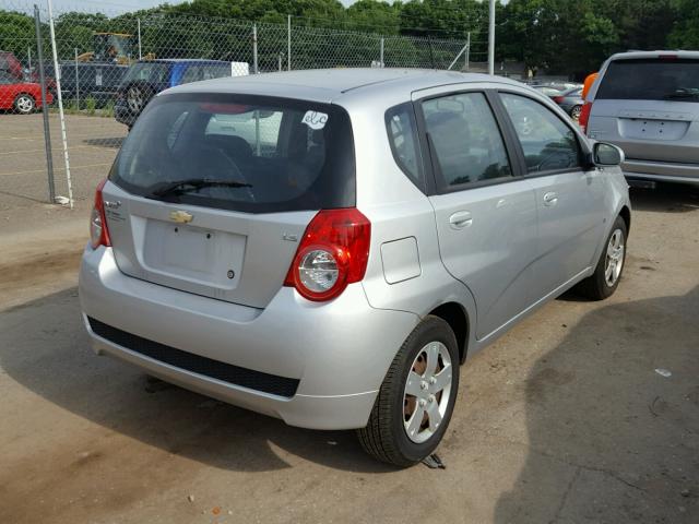 KL1TD66E89B332560 - 2009 CHEVROLET AVEO LS SILVER photo 4