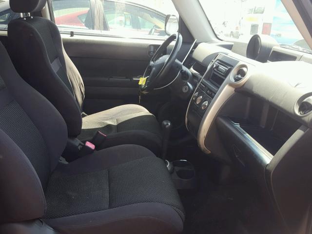 JTLKT324240165978 - 2004 TOYOTA SCION XB Blau Foto 5