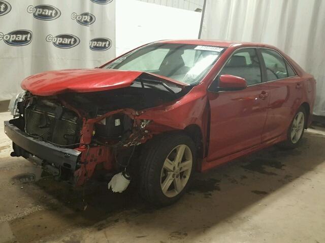 4T1BF1FK6CU580661 - 2012 TOYOTA CAMRY BASE RED photo 2