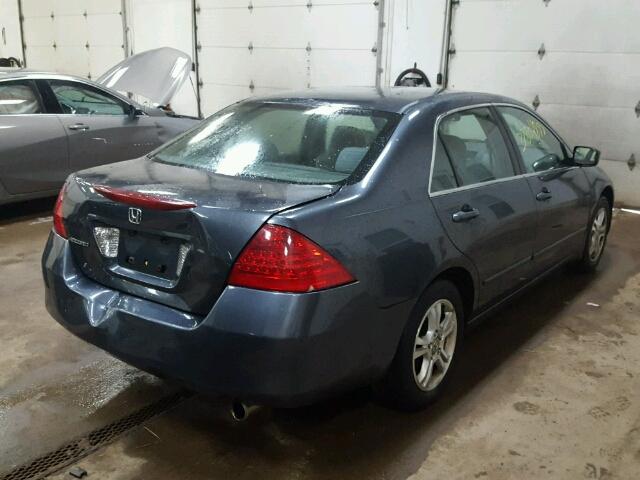 1HGCM56336A158689 - 2006 HONDA ACCORD SE BLUE photo 4