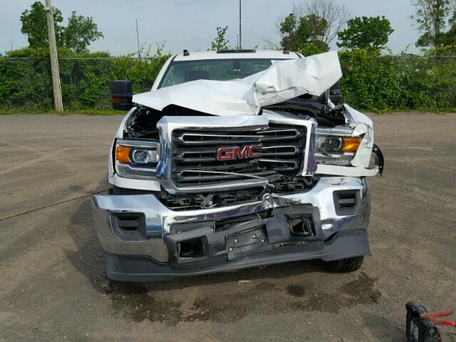 1GT22REG3JZ110647 - 2018 GMC SIERRA K25 WHITE photo 9