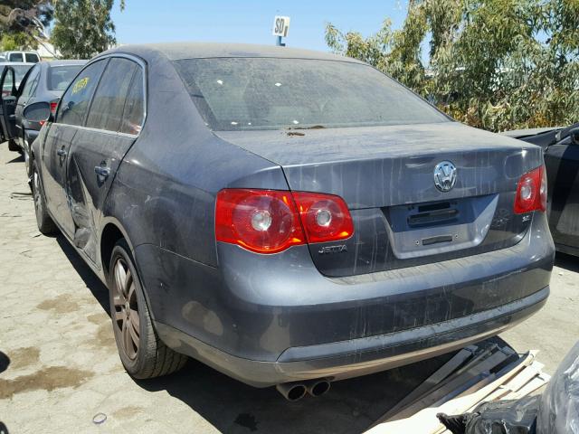 3VWSG71K15M634030 - 2005 VOLKSWAGEN NEW JETTA GRAY photo 3