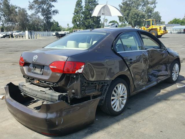 3VWLL7AJ0EM427944 - 2014 VOLKSWAGEN JETTA TDI BROWN photo 4