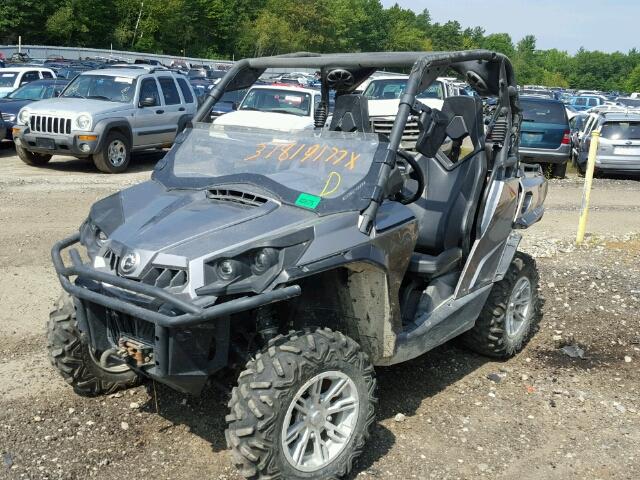 3JBKKXN15CJ000062 - 2012 CAN-AM COMMANDER GRAY photo 2