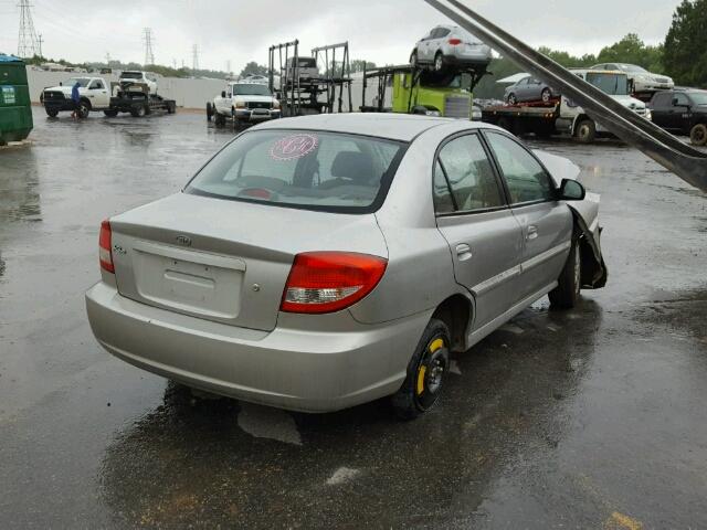 KNADC125556380235 - 2005 KIA RIO SILVER photo 4