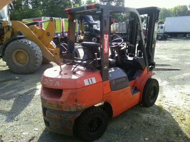 62833 - 1990 TOYOTA FORKLIFT RED photo 4