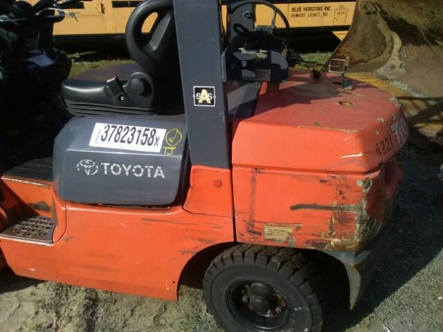 62833 - 1990 TOYOTA FORKLIFT RED photo 7