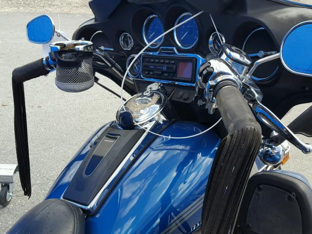 1HD1FCW125Y673304 - 2005 HARLEY-DAVIDSON FLHTCUI Көк фото 5