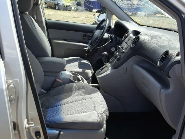 KNAFG526777117495 - 2007 KIA RONDO LX SILVER photo 5