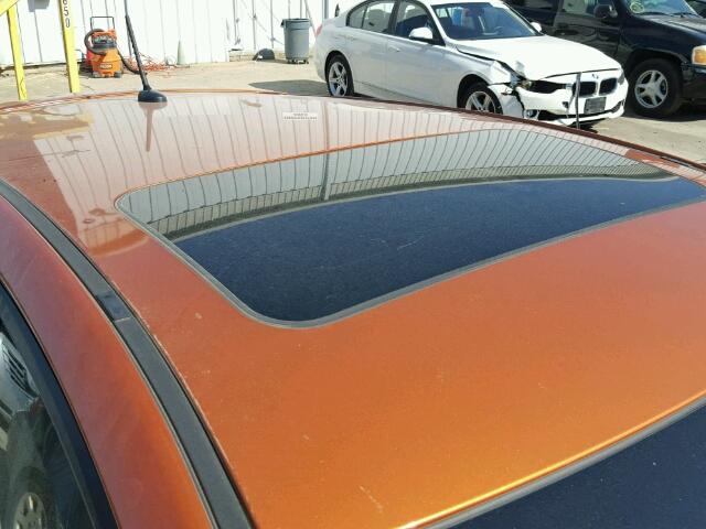 KMHCU5AE9FU229590 - 2015 HYUNDAI ACCENT ORANGE photo 9