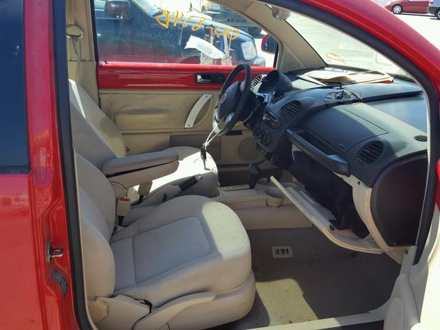 3VWCC21C4YM499268 - 2000 VOLKSWAGEN NEW BEETLE 红色 照片 5
