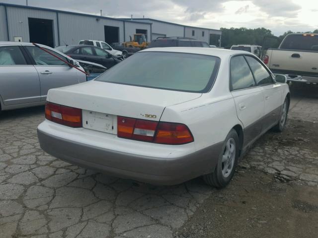 JT8BF28G7X5065508 - 1999 LEXUS ES 300 WHITE photo 4