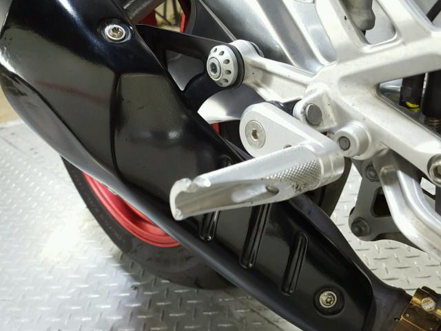 ZD4RKUB08GS000840 - 2016 APRILIA RSV4 RF SILVER photo 14