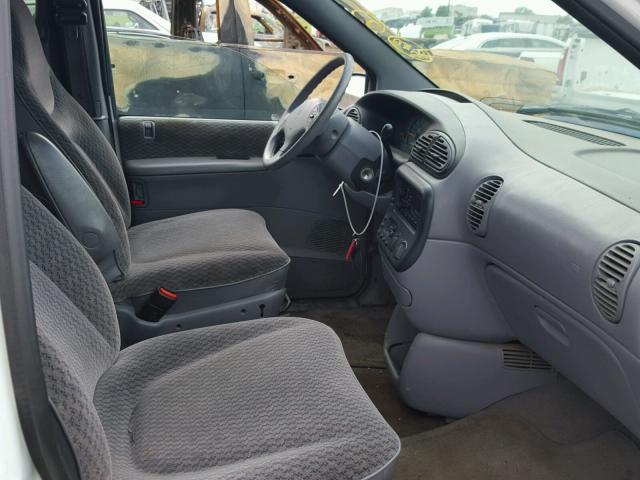 1C4GJ44R8YB765128 - 2000 CHRYSLER GRAND VOYA Սպիտակ լուսանկար 5