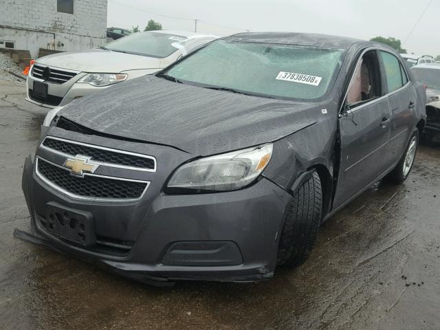 1G11B5SA9DF235350 - 2013 CHEVROLET MALIBU LS ნაცრისფერი ფოტო 2