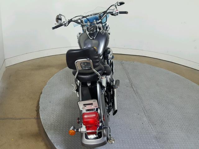 JS1VS55A252100217 - 2005 SUZUKI C50 SILVER photo 9