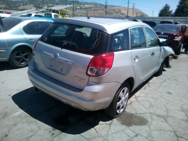 2T1KR32E54C221226 - 2004 TOYOTA MATRIX 银色 照片 4
