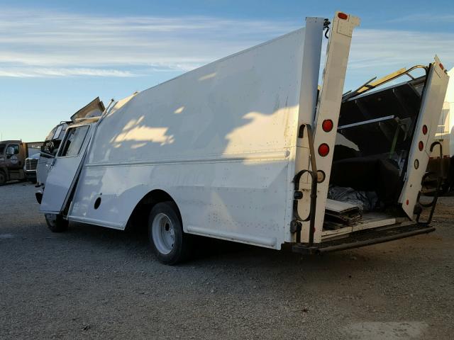 4UZAARDU28CZ59487 - 2008 FREIGHTLINER CHASSIS M WHITE photo 3