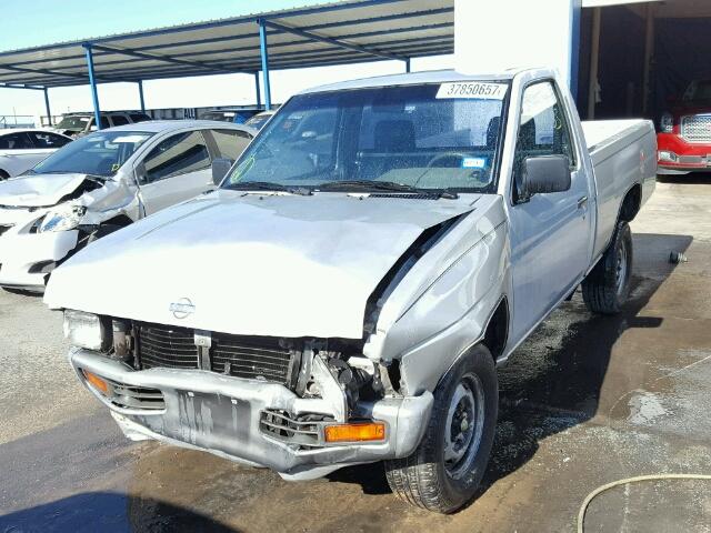 1N6SD11S7PC450950 - 1993 NISSAN SHORT BED SILVER photo 2