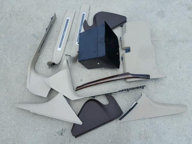 1GYS3HKJ2FR298716 - 2015 CADILLAC ESCALADE E WHITE photo 9