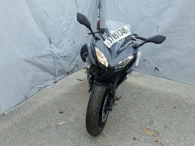 JKAEXEJ17JDA02986 - 2018 KAWASAKI EX650 J ნაცრისფერი ფოტო 9