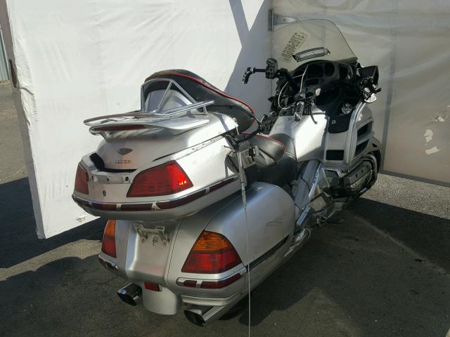 1HFSC47055A412094 - 2005 HONDA GL1800 SILVER photo 4