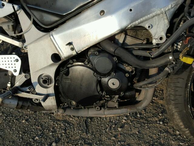 JS1GR7HA512100072 - 2001 SUZUKI GSX-R750 BLACK photo 7