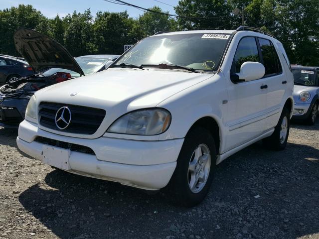 4JGAB54E61A255020 - 2001 MERCEDES-BENZ ML 320 WHITE photo 2