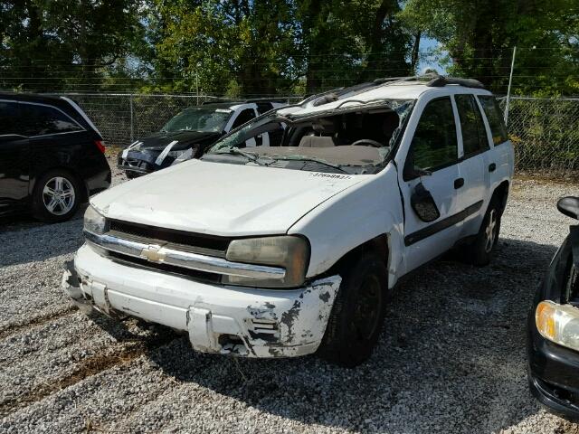 1GNDT13SX42443124 - 2004 CHEVROLET TRAILBLAZE WHITE photo 2