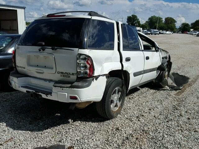 1GNDT13SX42443124 - 2004 CHEVROLET TRAILBLAZE WHITE photo 4