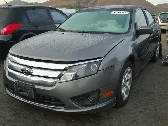 3FAHP0HA3BR268187 - 2011 FORD FUSION SE GRAY photo 2