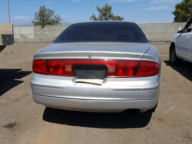 2G4WB55K021184970 - 2002 BUICK REGAL LS 银色 照片 9