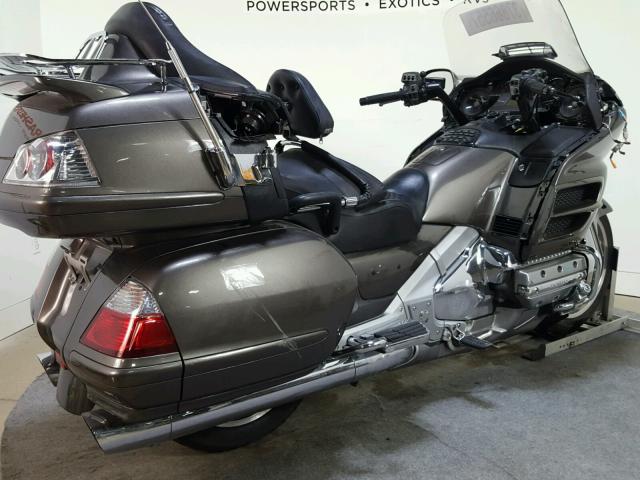 1HFSC47G89A803419 - 2009 HONDA GL1800 GRAY photo 8