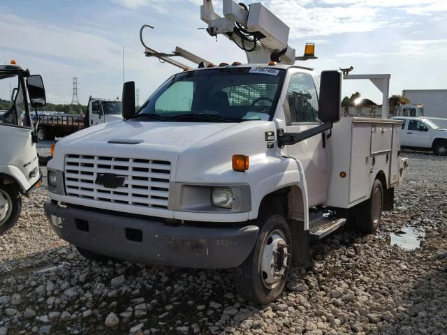 1GBC4C1235F532032 - 2005 CHEVROLET C4500 C4C0 WHITE photo 2