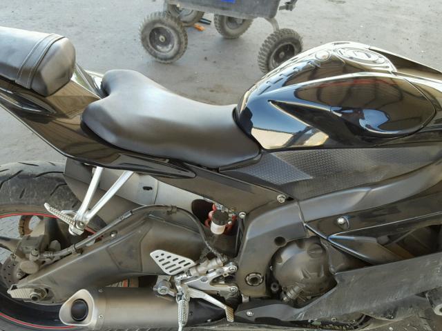 JYARJ12E56A000125 - 2006 YAMAHA YZFR6 L BLACK photo 6